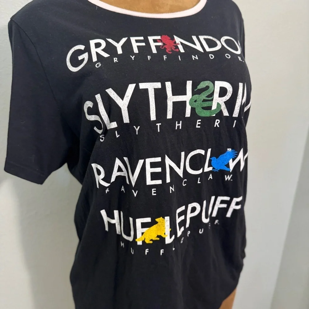 Harry Potter T Shirt Women 2X Plus Gryffindor Slytherin Ravenclaw Hufflepuff - Picture 2 of 9